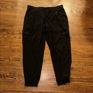 Athleta EUC Black cargo Pants size 16